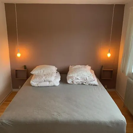 Han/Misafirhane Andehullet Højer